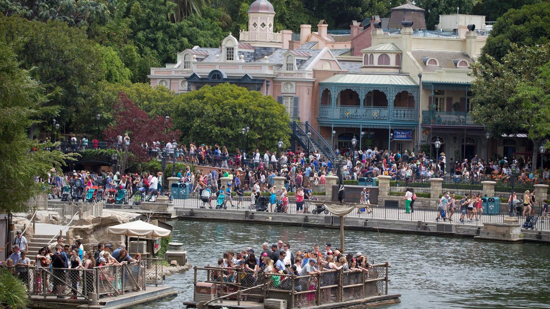 Disneyland Shuts Down 2 Cooling Towers After Legionnaires’ Disease Outbreak